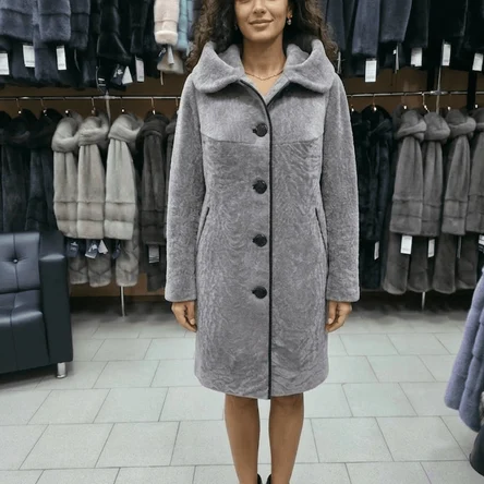 Шуба из натурального меха Астраган